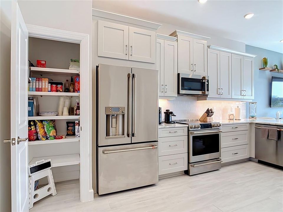 For Rent: $6,500 (4 beds, 3 baths, 1867 Square Feet)