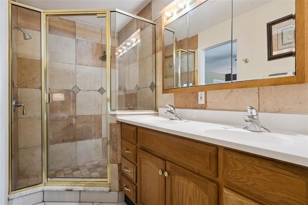For Sale: $995,000 (8 beds, 7 baths, 3795 Square Feet)