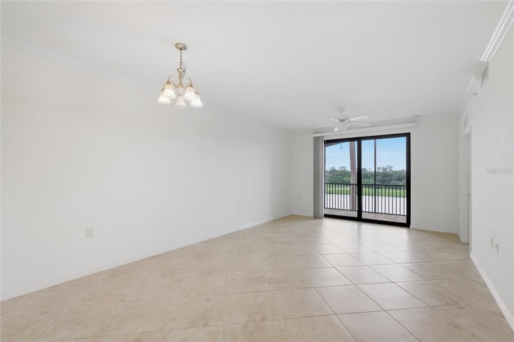 En Venta: $279,900 (2 camas, 2 baños, 1121 Pies cuadrados)