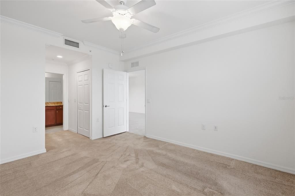 En Venta: $279,900 (2 camas, 2 baños, 1121 Pies cuadrados)