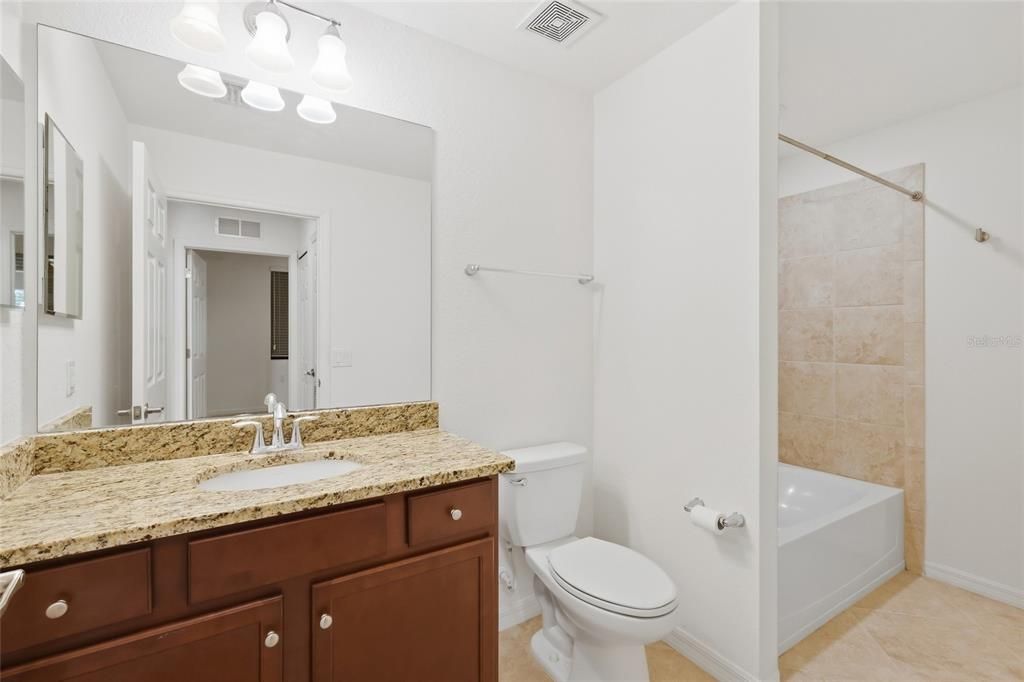 En Venta: $279,900 (2 camas, 2 baños, 1121 Pies cuadrados)
