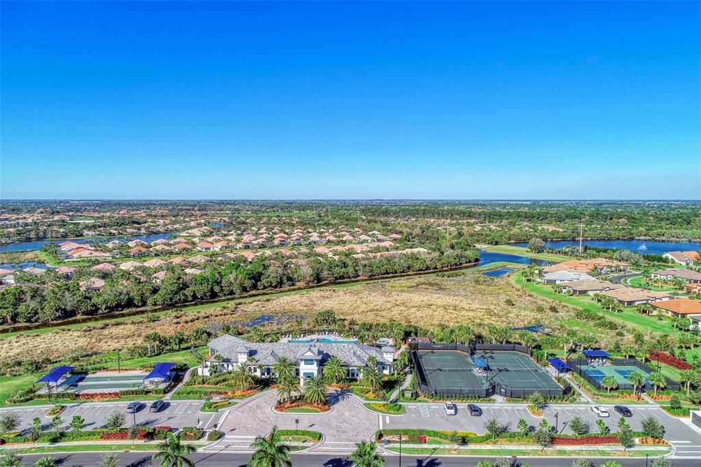 For Sale: $1,399,900 (4 beds, 4 baths, 3884 Square Feet)