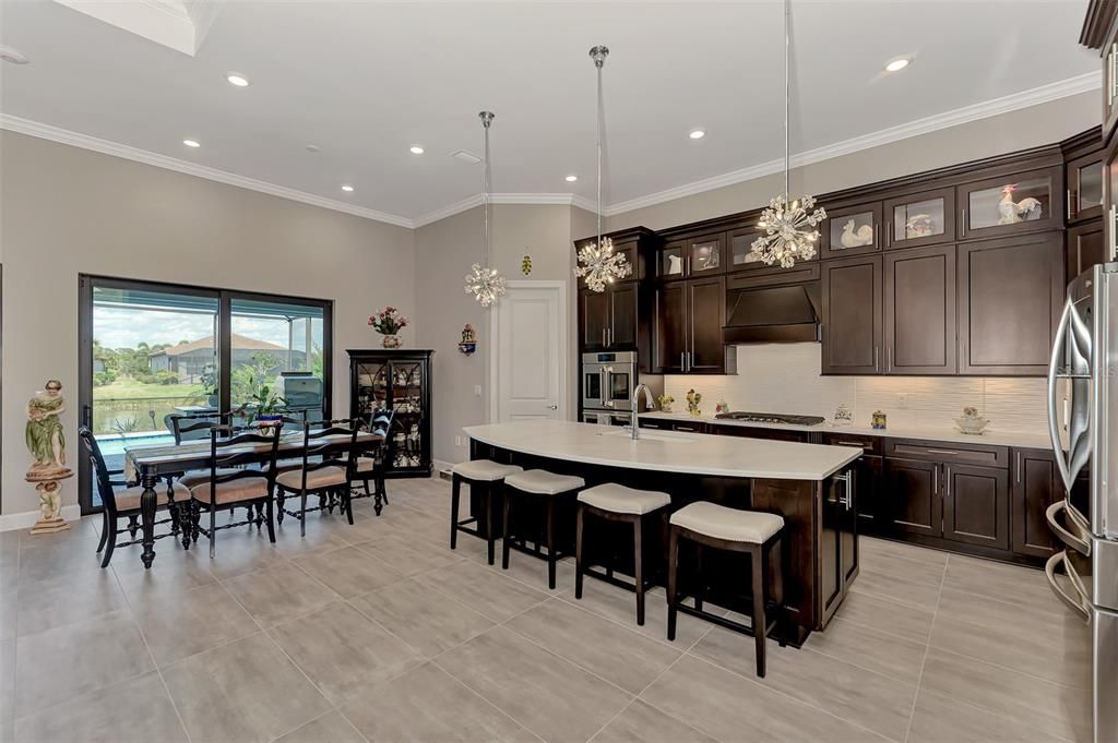 For Sale: $1,399,900 (4 beds, 4 baths, 3884 Square Feet)