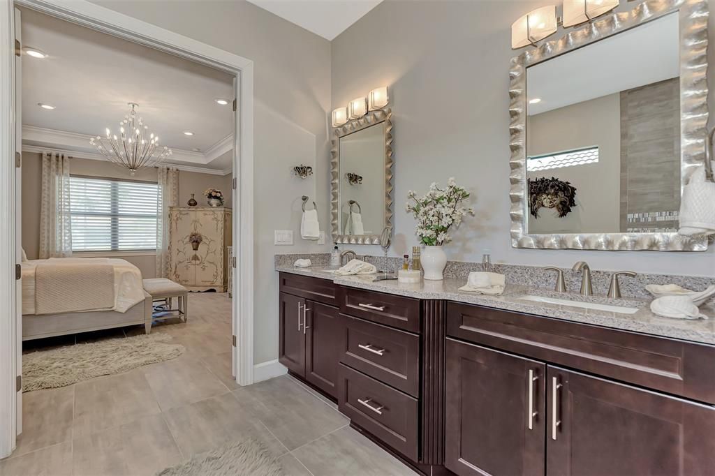 For Sale: $1,399,900 (4 beds, 4 baths, 3884 Square Feet)