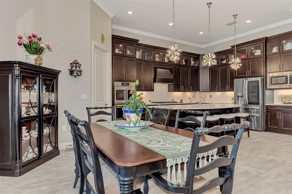 For Sale: $1,399,900 (4 beds, 4 baths, 3884 Square Feet)
