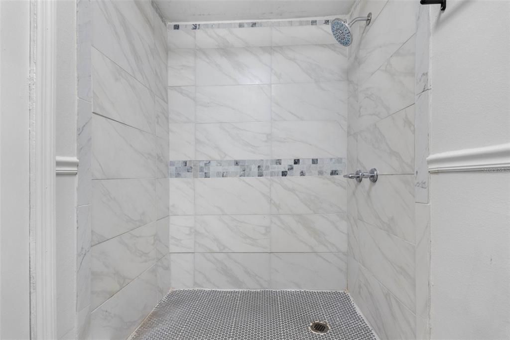 На продажу: $319,000 (5 спален, 2 ванн, 1531 Квадратных фут)