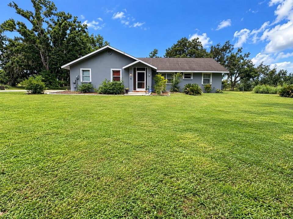 For Sale: $500,000 (3 beds, 2 baths, 1971 Square Feet)