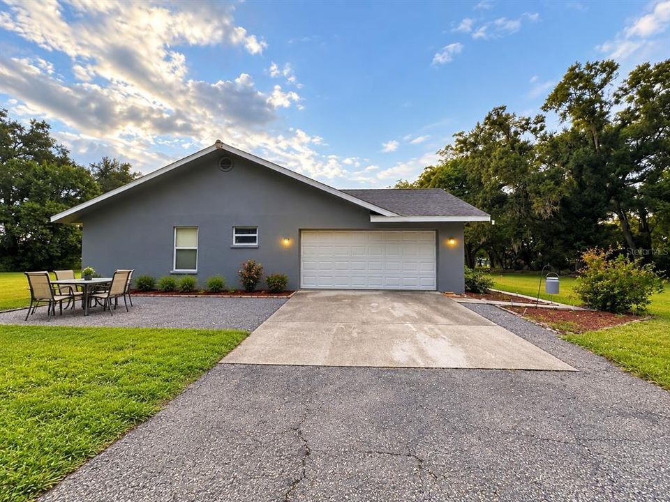 For Sale: $500,000 (3 beds, 2 baths, 1971 Square Feet)