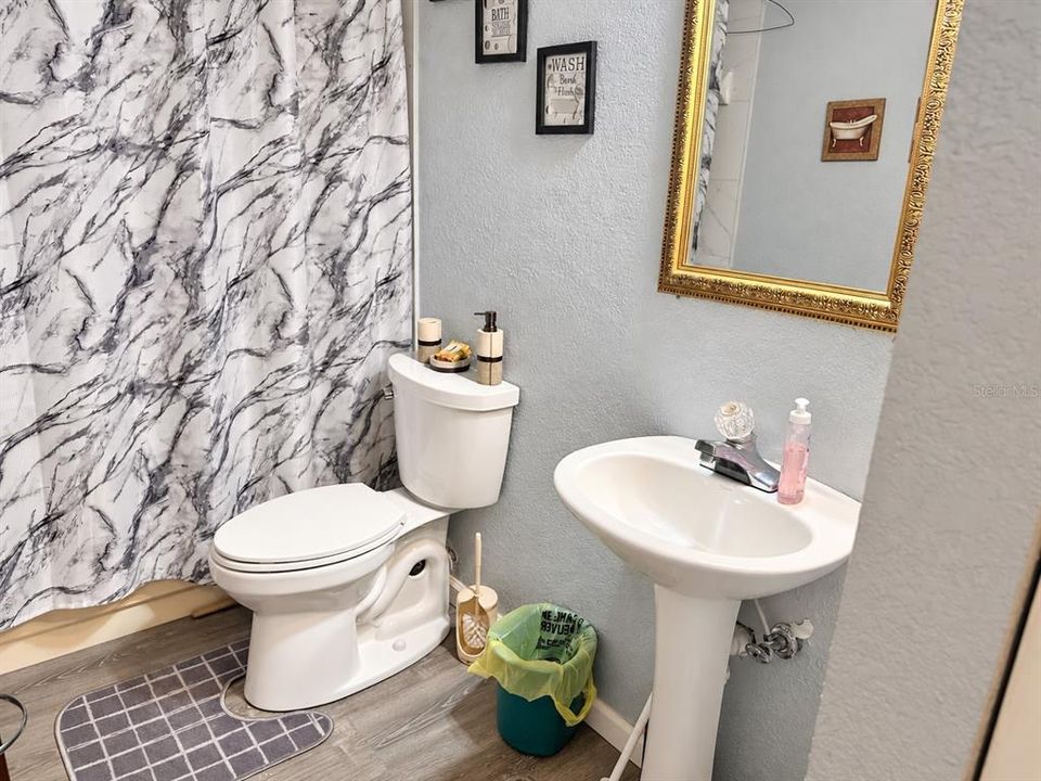 For Sale: $500,000 (3 beds, 2 baths, 1971 Square Feet)