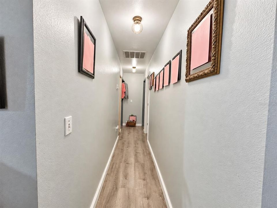 For Sale: $500,000 (3 beds, 2 baths, 1971 Square Feet)