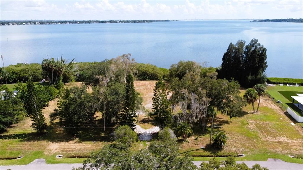 For Sale: $1,400,000 (1.20 acres)