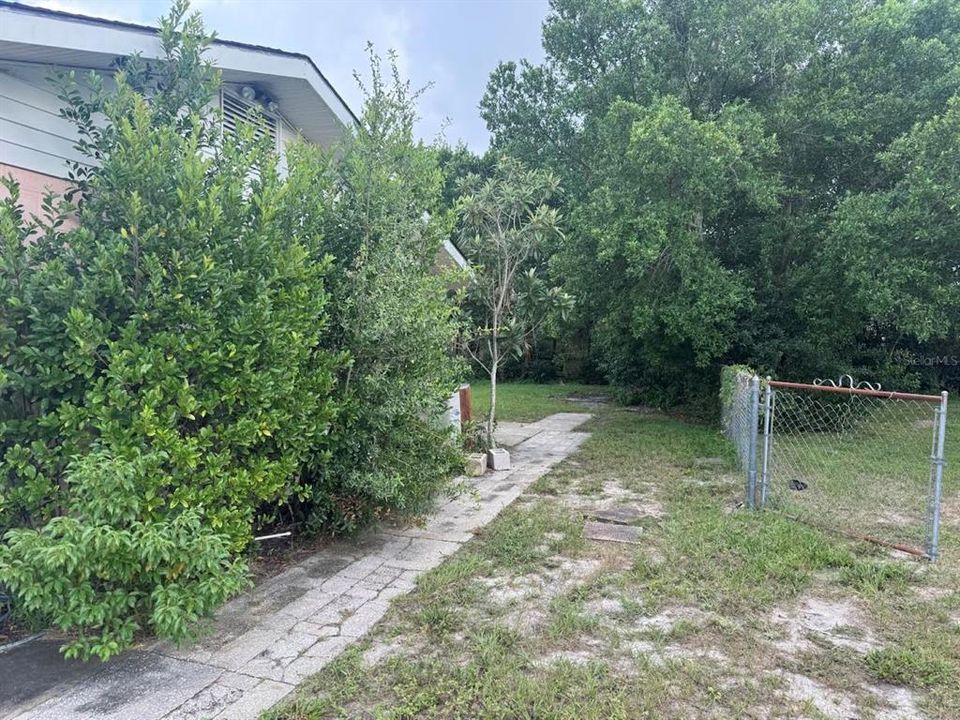 For Sale: $168,000 (2 beds, 2 baths, 1260 Square Feet)