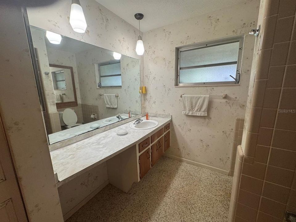 For Sale: $168,000 (2 beds, 2 baths, 1260 Square Feet)