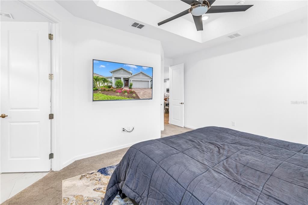 For Sale: $459,900 (3 beds, 2 baths, 1966 Square Feet)
