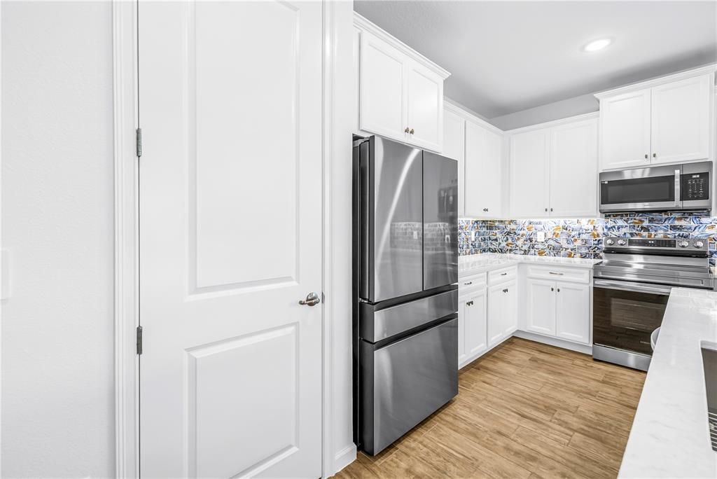For Sale: $459,900 (3 beds, 2 baths, 1966 Square Feet)