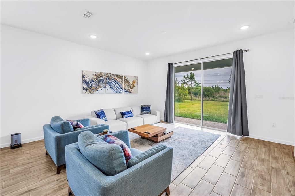 For Sale: $459,900 (3 beds, 2 baths, 1966 Square Feet)