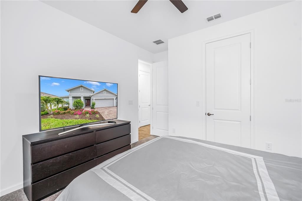 For Sale: $459,900 (3 beds, 2 baths, 1966 Square Feet)