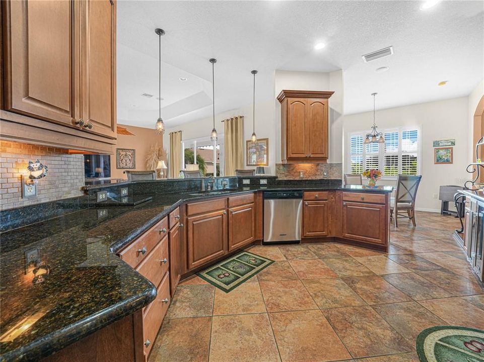 For Sale: $449,900 (3 beds, 2 baths, 2354 Square Feet)