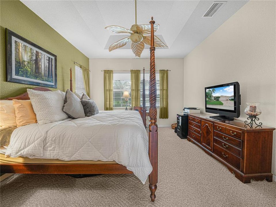 For Sale: $449,900 (3 beds, 2 baths, 2354 Square Feet)