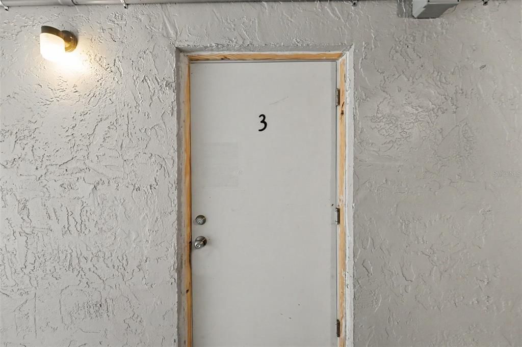 For Sale: $204,000 (1 beds, 1 baths, 595 Square Feet)