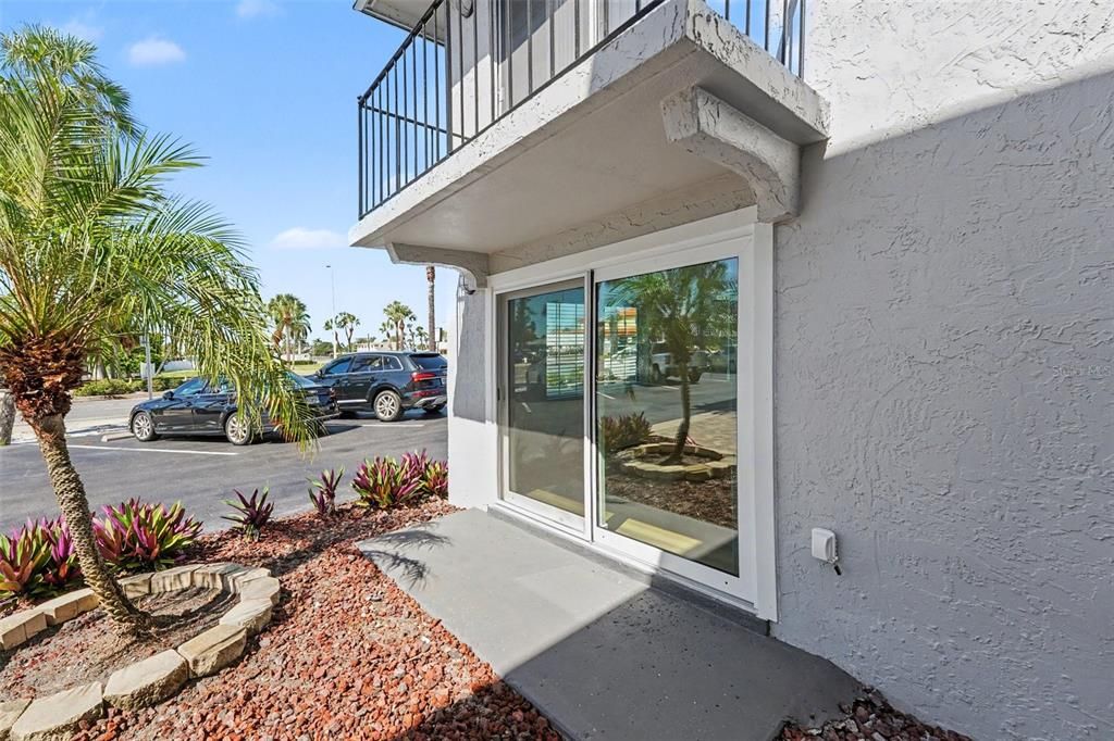 For Sale: $204,000 (1 beds, 1 baths, 595 Square Feet)