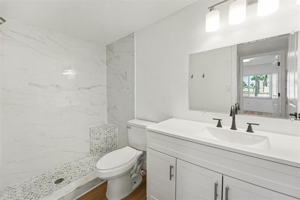 For Sale: $204,000 (1 beds, 1 baths, 595 Square Feet)
