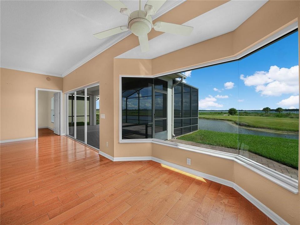 For Sale: $369,000 (3 beds, 2 baths, 1672 Square Feet)
