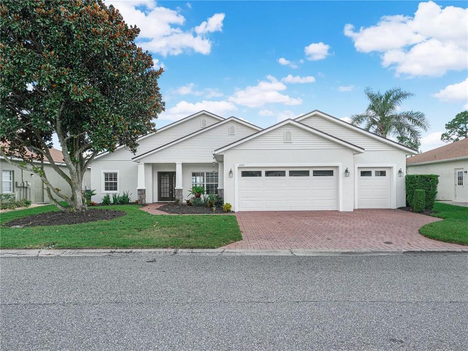 For Sale: $369,000 (3 beds, 2 baths, 1672 Square Feet)