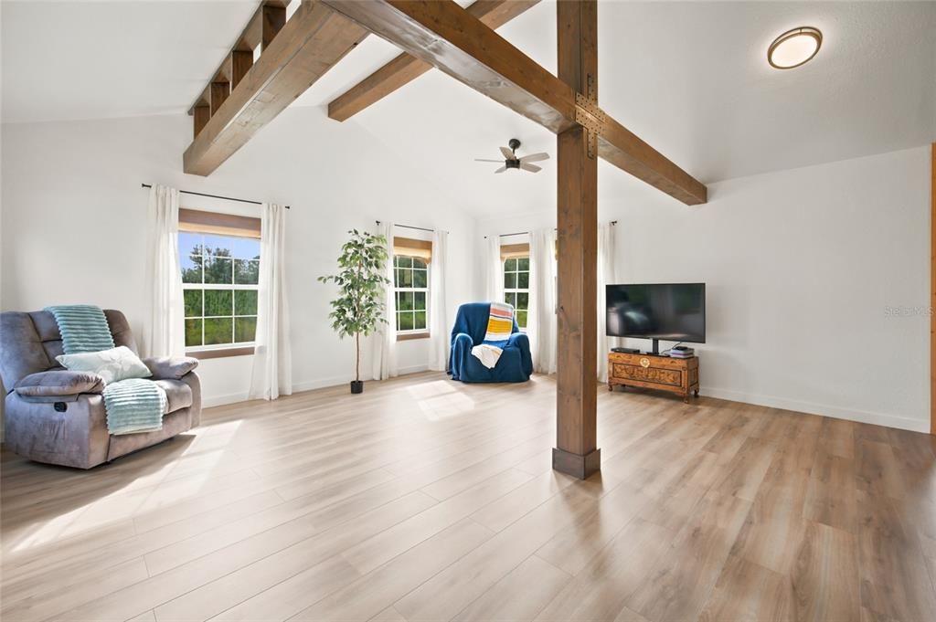 For Sale: $585,000 (2 beds, 1 baths, 1480 Square Feet)