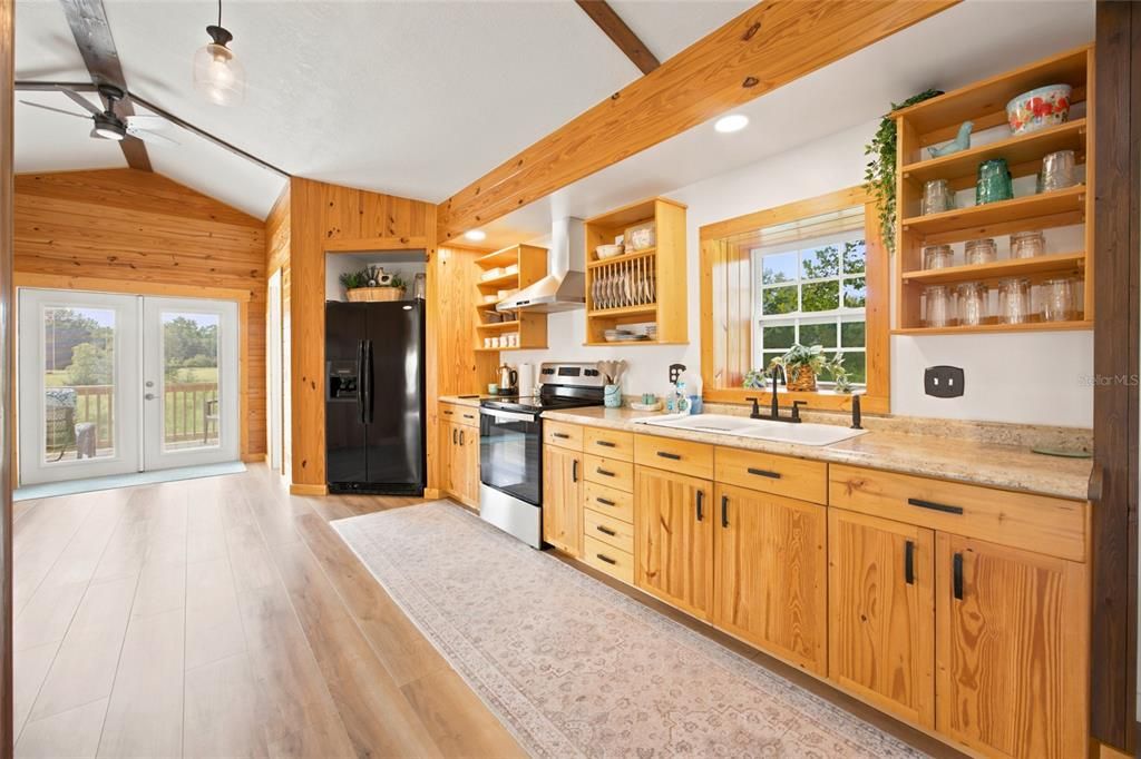 For Sale: $585,000 (2 beds, 1 baths, 1480 Square Feet)