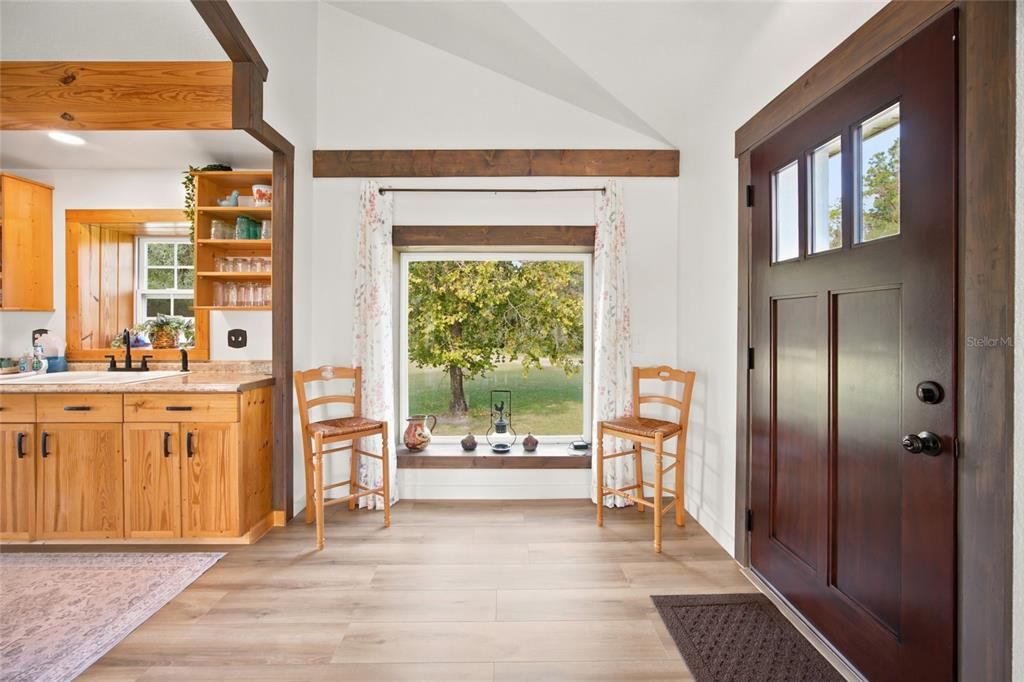 For Sale: $585,000 (2 beds, 1 baths, 1480 Square Feet)