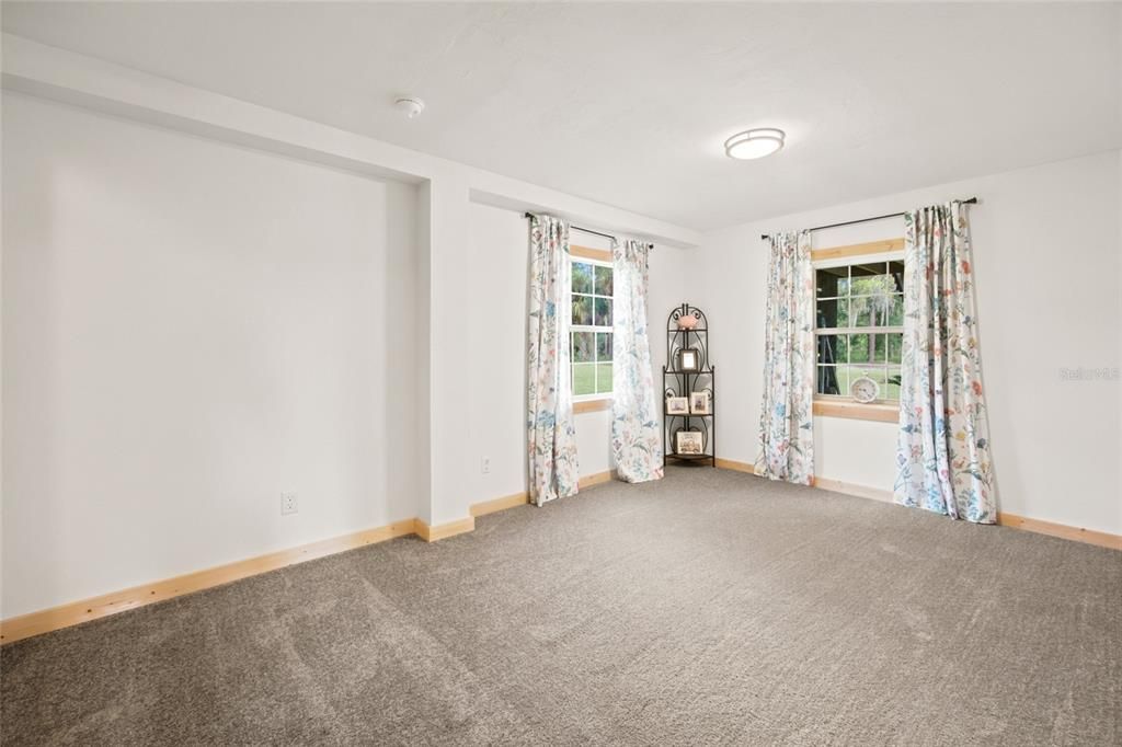 For Sale: $585,000 (2 beds, 1 baths, 1480 Square Feet)