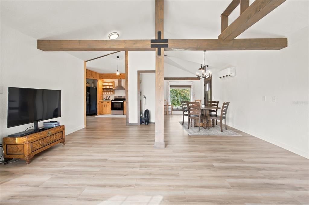 For Sale: $585,000 (2 beds, 1 baths, 1480 Square Feet)