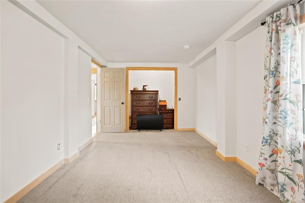 For Sale: $585,000 (2 beds, 1 baths, 1480 Square Feet)