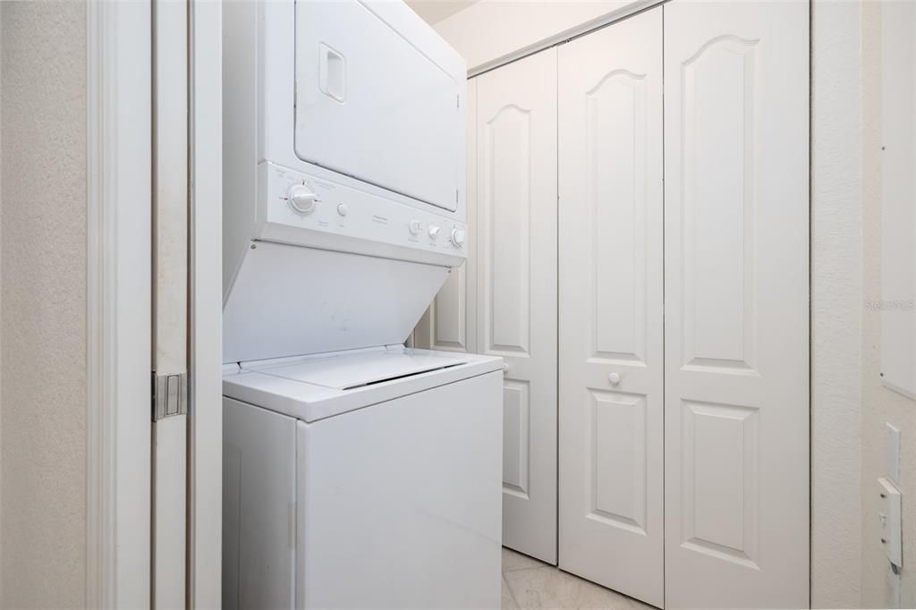 For Sale: $750,000 (2 beds, 2 baths, 1450 Square Feet)