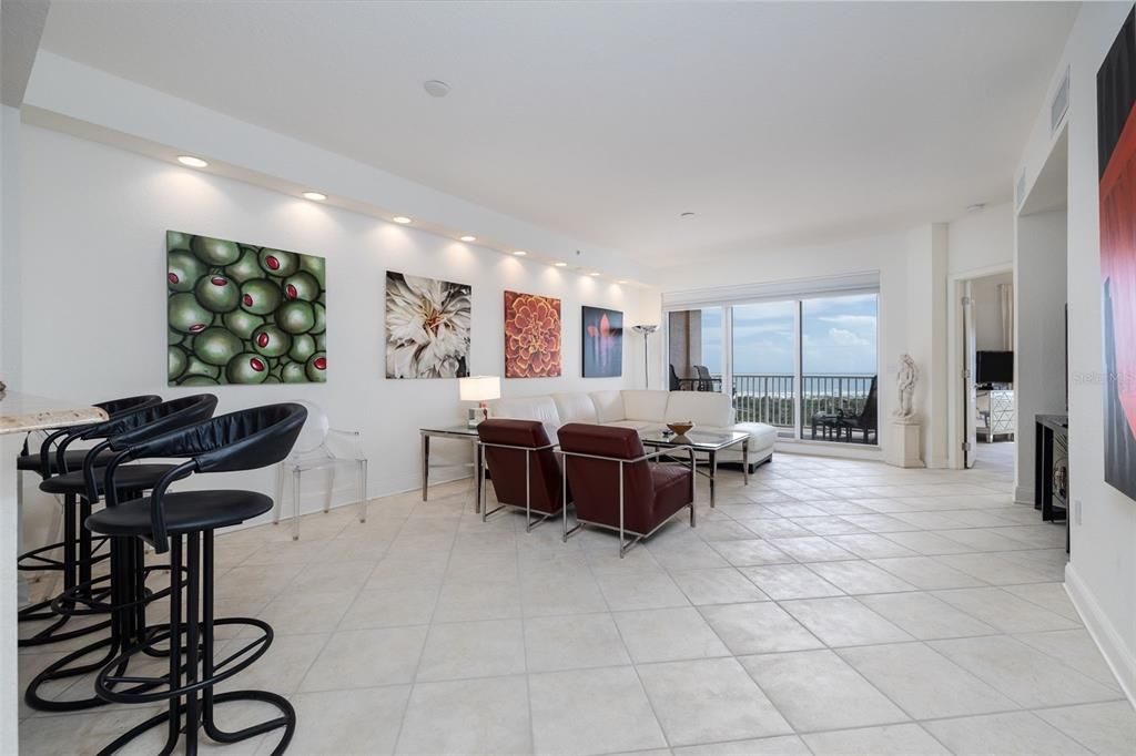 For Sale: $750,000 (2 beds, 2 baths, 1450 Square Feet)