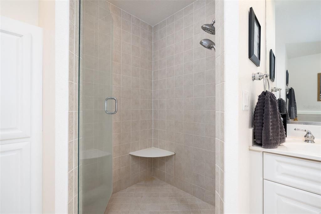 For Sale: $750,000 (2 beds, 2 baths, 1450 Square Feet)