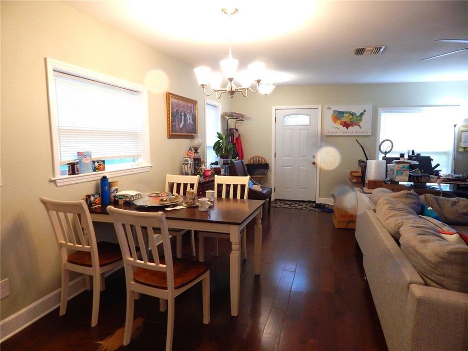 En Venta: $308,000 (3 camas, 2 baños, 1226 Pies cuadrados)