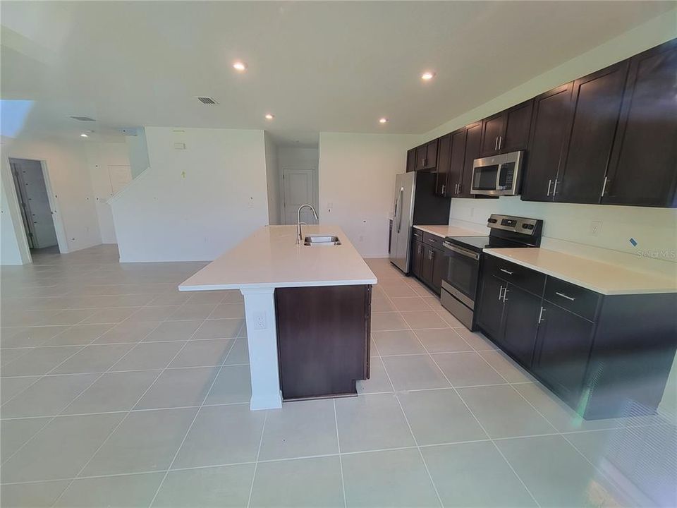 For Rent: $2,575 (5 beds, 3 baths, 2303 Square Feet)