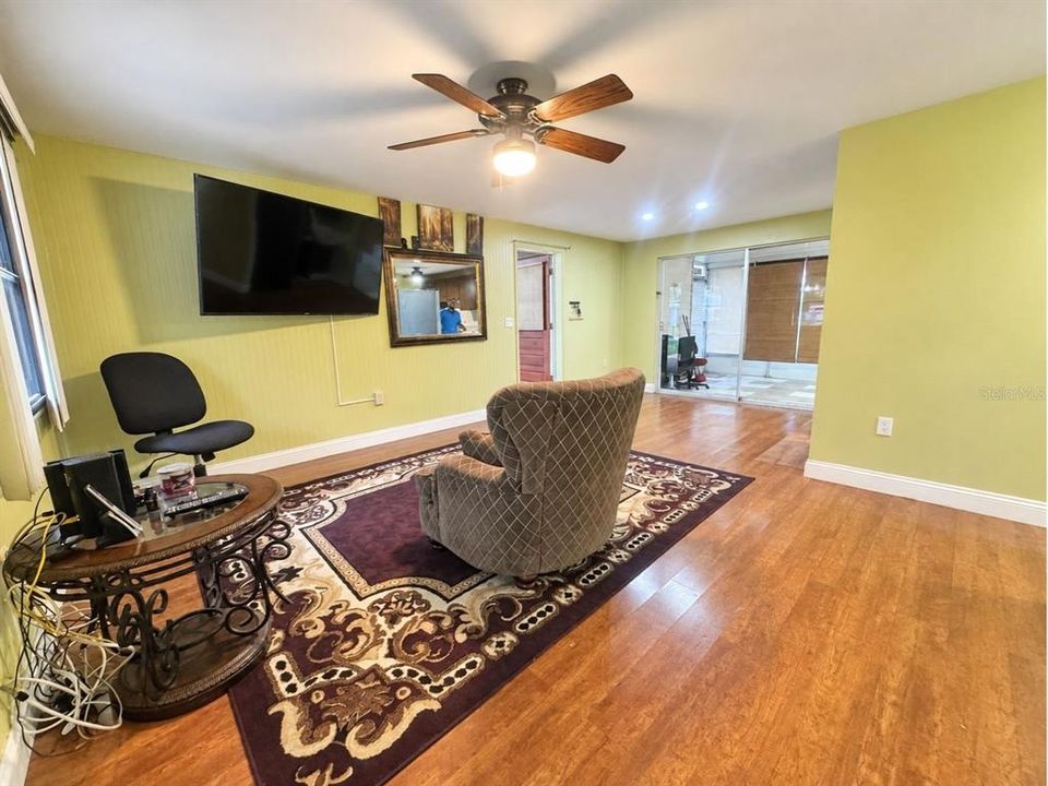 En Venta: $229,000 (3 camas, 2 baños, 968 Pies cuadrados)