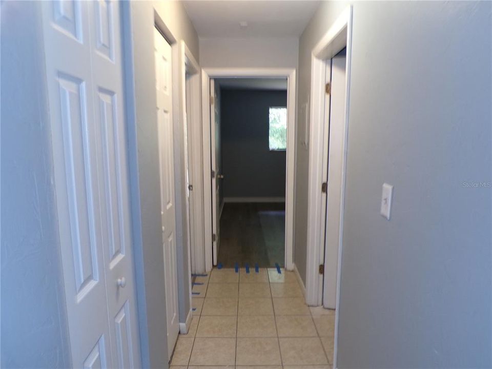 For Rent: $1,275 (2 beds, 1 baths, 2430 Square Feet)
