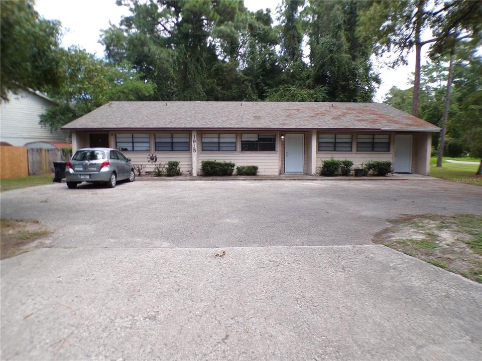 For Rent: $1,275 (2 beds, 1 baths, 2430 Square Feet)