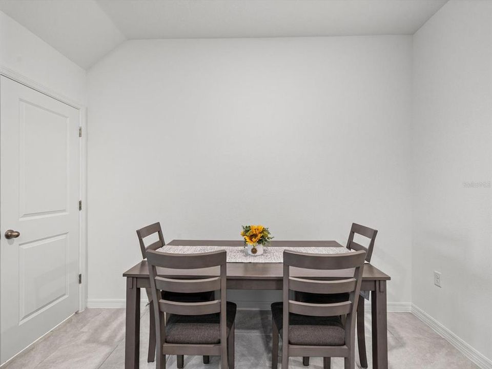 For Sale: $280,000 (3 beds, 2 baths, 1695 Square Feet)