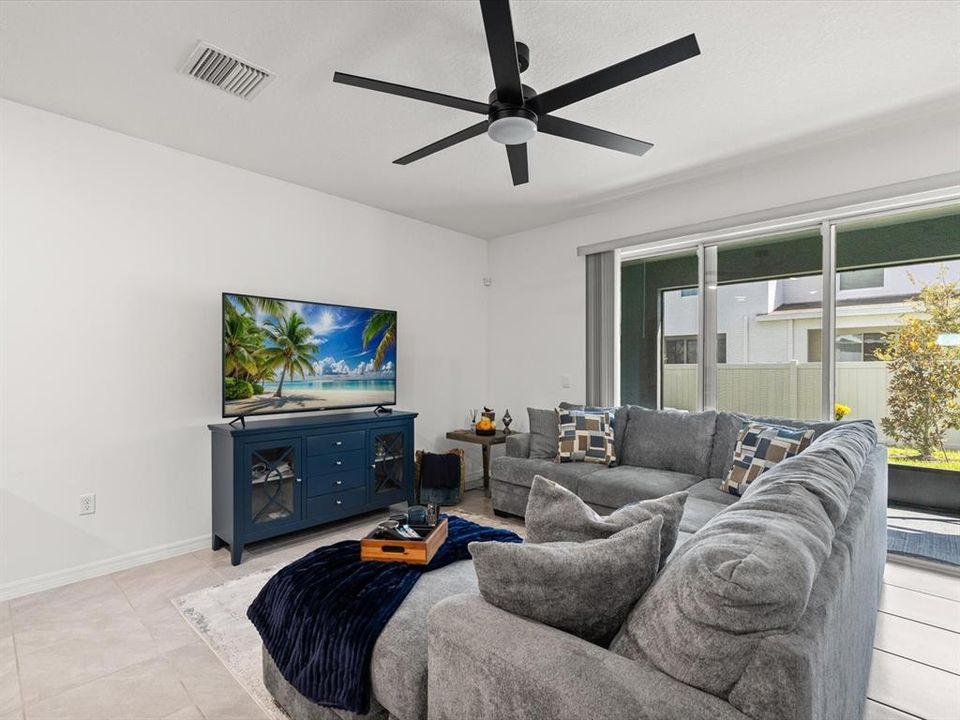 For Sale: $280,000 (3 beds, 2 baths, 1695 Square Feet)