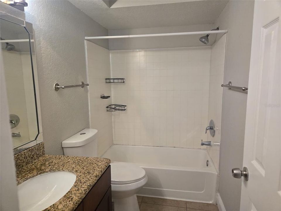 В аренду: $1,700 (2 спален, 2 ванн, 988 Квадратных фут)