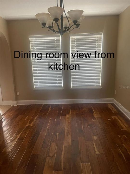 En Venta: $399,999 (4 camas, 2 baños, 1984 Pies cuadrados)