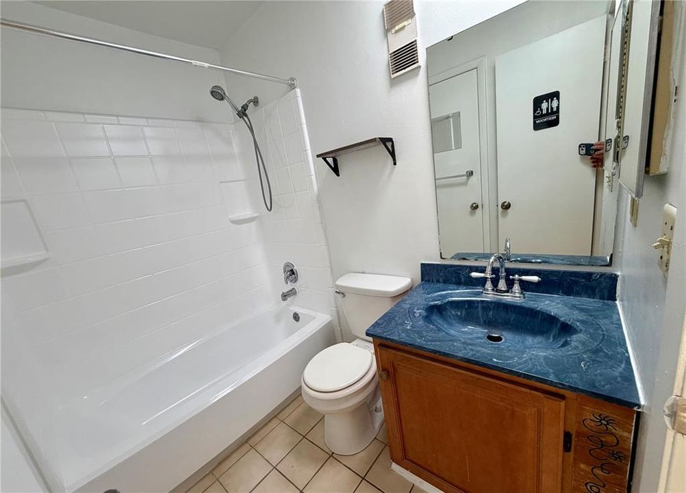 For Sale: $229,000 (2 beds, 1 baths, 1279 Square Feet)