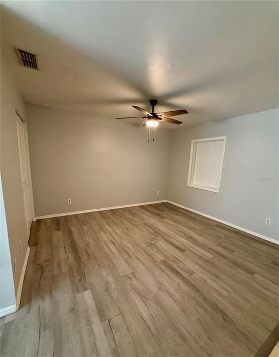 For Sale: $229,000 (2 beds, 1 baths, 1279 Square Feet)