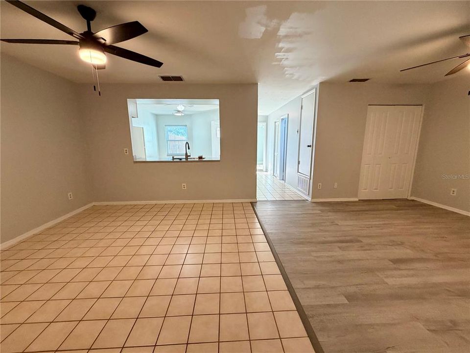 For Sale: $229,000 (2 beds, 1 baths, 1279 Square Feet)