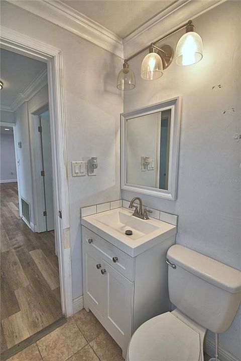 На продажу: $195,000 (2 спален, 1 ванн, 1210 Квадратных фут)